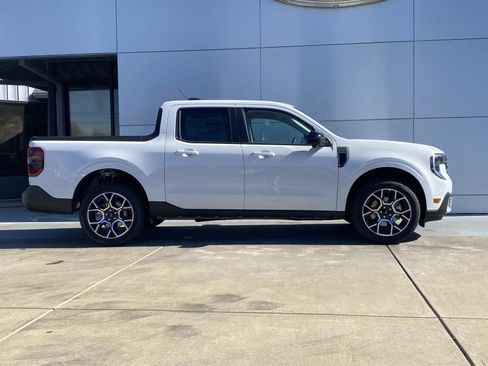 New 2026 Ford Maverick Lariat image 3