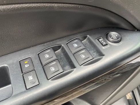 Used 2015 GMC Canyon SLT image 10