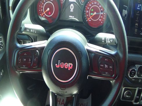 Certified 2024 Jeep Gladiator Sport AWD/4WD image 18
