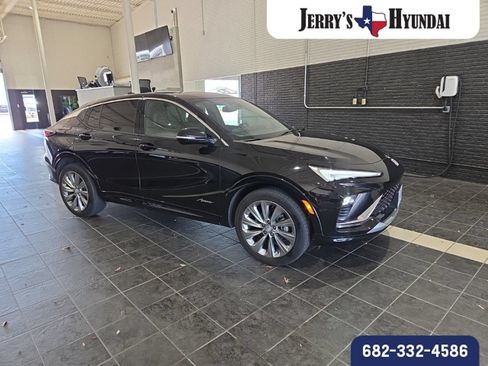 Used 2024 Buick Envista Avenir FWD image 2
