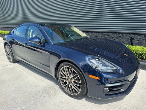 Certified 2023 Porsche Panamera 4 Platinum Edition AWD/4WD image 11