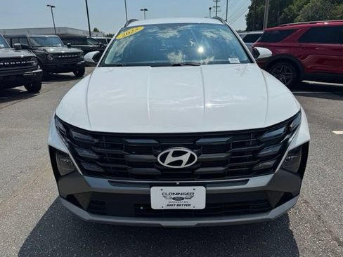 Used 2025 Hyundai Tucson SEL FWD image 2