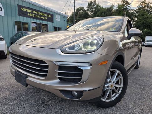 Used 2016 Porsche Cayenne AWD/4WD image 2