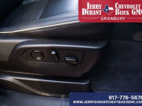 Used 2025 GMC Yukon Elevation w/ LPO, Elevation Black Package AWD/4WD image 24