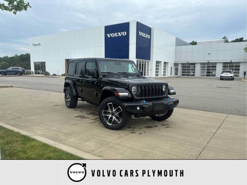 Used 2024 Jeep Wrangler Unlimited w/ Convenience Group AWD/4WD image 1