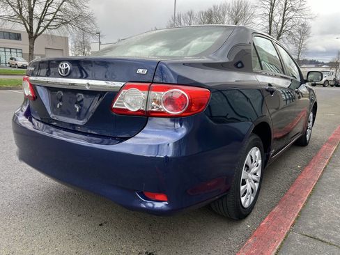Used 2013 Toyota Corolla LE FWD image 3