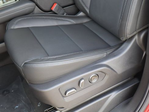 New 2026 GMC Yukon Denali w/ Denali Reserve Package image 12