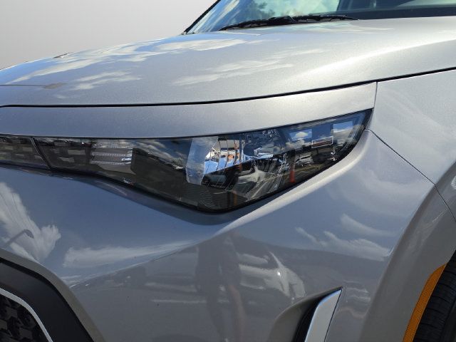 Used 2025 Kia Soul LX FWD image 18