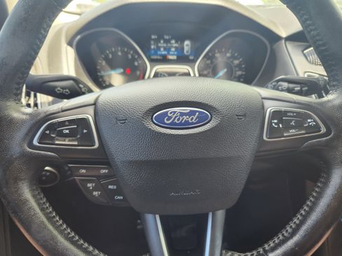 Used 2017 Ford Focus Titanium FWD image 8