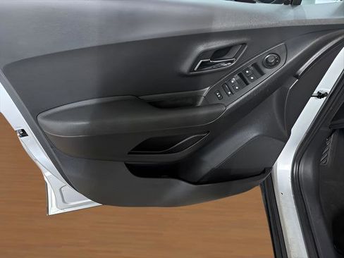 Used 2020 Chevrolet Trax LS w/ Tint and Cruise Package image 10