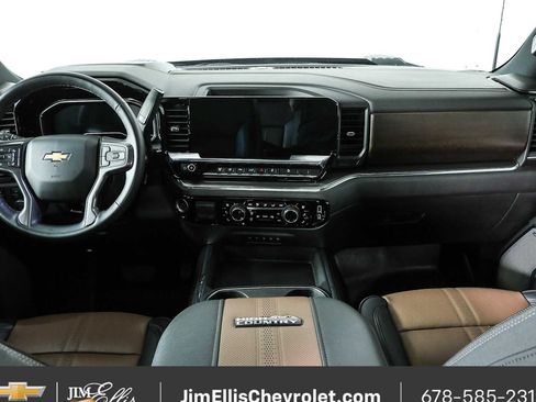 Used 2024 Chevrolet Silverado 2500 High Country w/ Technology Package AWD/4WD image 20