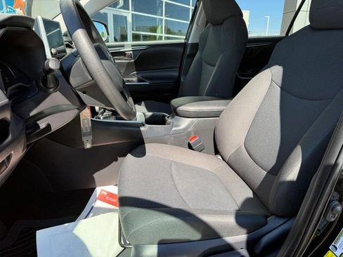 Used 2025 Toyota RAV4 LE FWD image 16