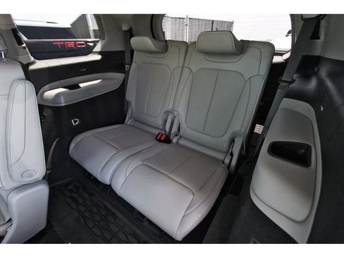 Used 2023 Jeep Grand Cherokee L Overland w/ Advanced Protech Group III AWD/4WD image 13