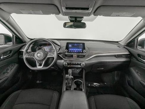 Used 2024 Nissan Altima 2.5 SV FWD image 24