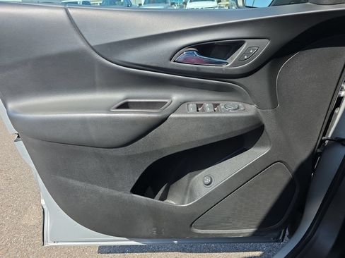 Used 2019 Chevrolet Equinox LT AWD/4WD image 17