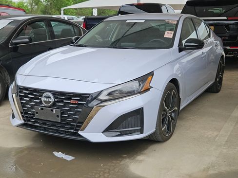 Used 2023 Nissan Altima 2.5 SR image 5