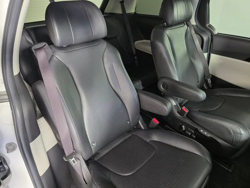 Used 2022 Kia Carnival SX Prestige FWD image 29
