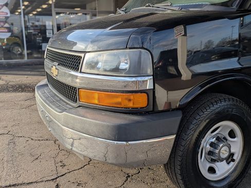 Used 2012 Chevrolet Express 3500 LT w/ LT Preferred Equipment Group image 17