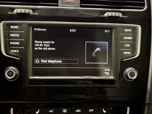 Used 2017 Volkswagen GTI SE FWD image 33