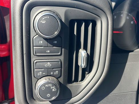 Used 2025 Chevrolet Silverado 2500 W/T image 11