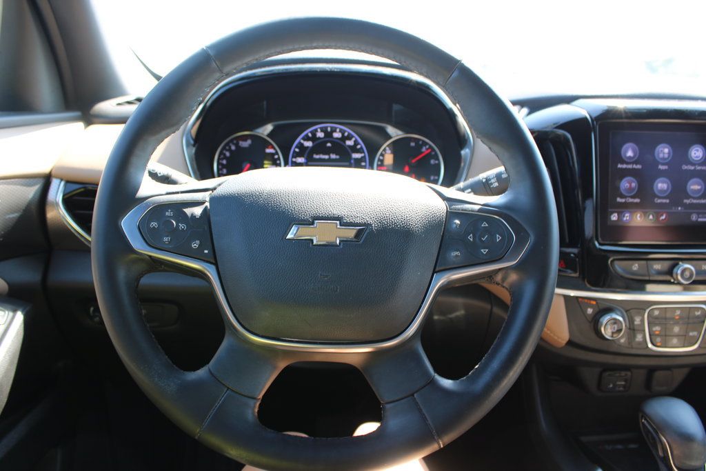 Used 2023 Chevrolet Traverse Premier FWD image 39