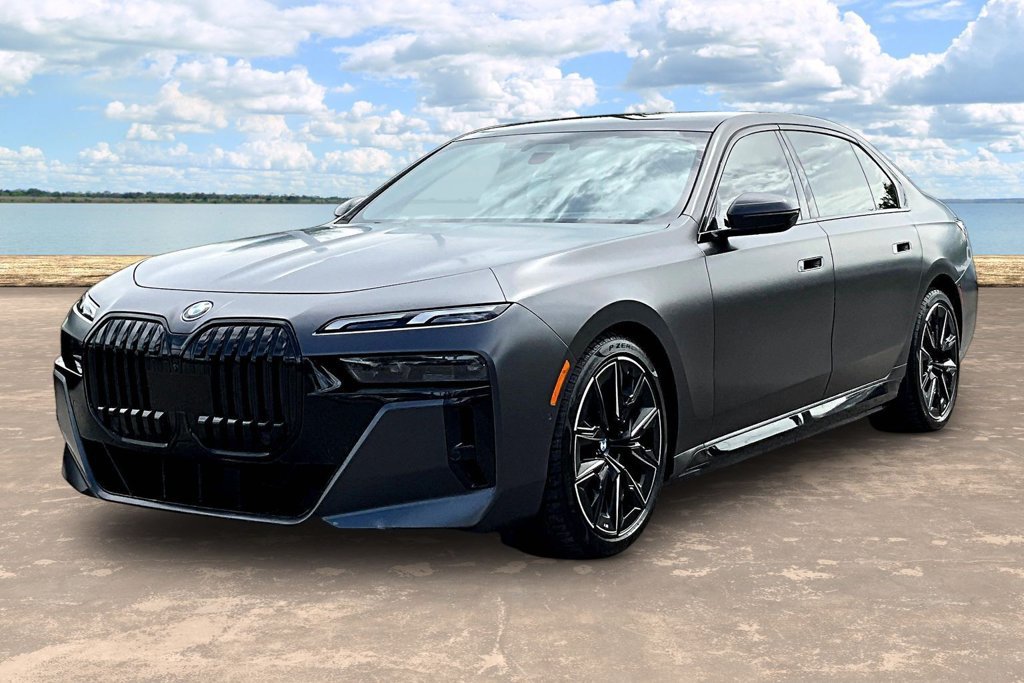 Used 2023 BMW i7 xDrive60 AWD/4WD image 1