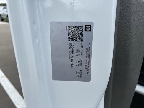 New 2025 GMC Savana 3500 w/ Power Convenience Package image 63