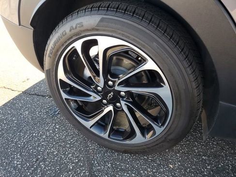 Used 2022 Chevrolet Bolt EUV Premier w/ Sun & Sound Package image 12