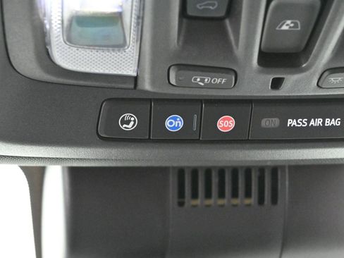 Used 2024 GMC Sierra 1500 AT4 w/ Technology Package image 29