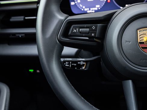 Certified 2025 Porsche Macan Electric RWD image 15