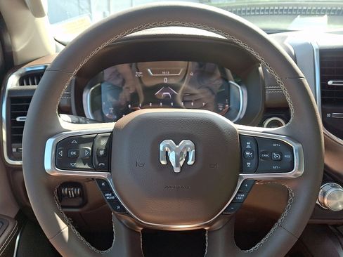 Used 2025 RAM 1500 Laramie AWD/4WD image 19
