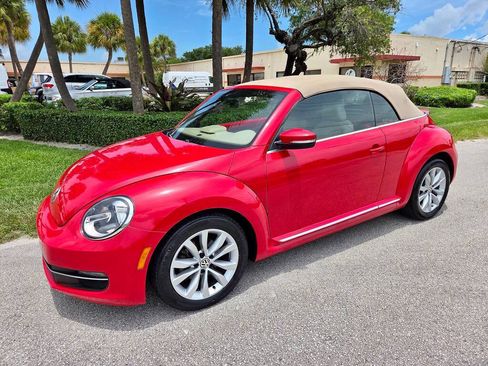 Used 2013 Volkswagen Beetle TDI FWD image 3