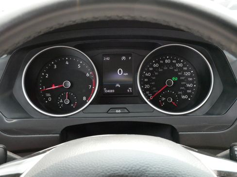 Used 2020 Volkswagen Tiguan SE AWD/4WD image 21