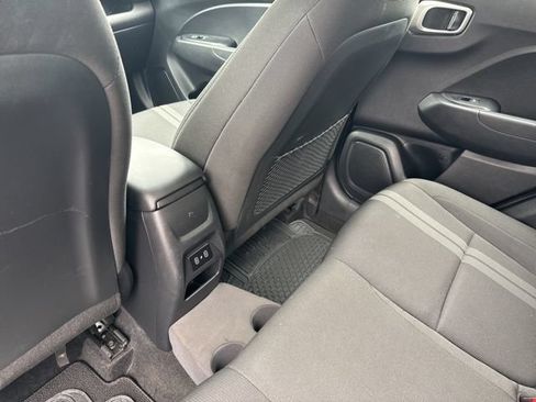 Used 2024 Hyundai Venue SEL FWD image 15