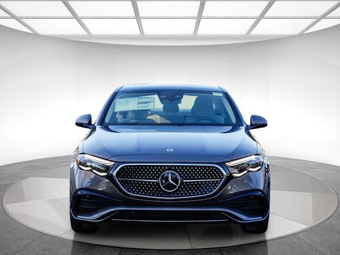 New 2026 Mercedes-Benz E 450 4MATIC Sedan image 6