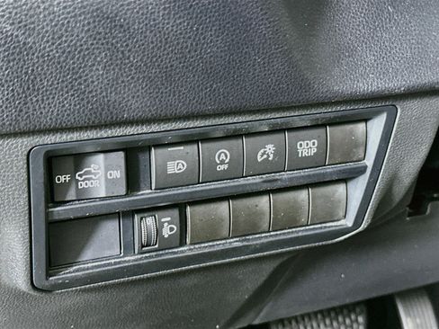 Used 2023 Toyota Tundra SR5 AWD/4WD image 17