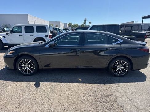 Used 2024 Lexus ES 300h w/ Premium Package image 8