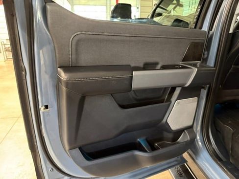 Used 2023 Ford F250 Lariat w/ Sport Appearance Package AWD/4WD image 37