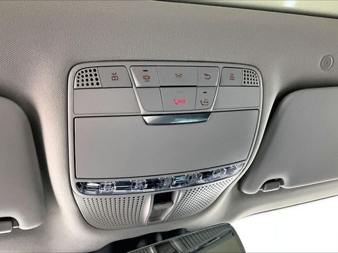 Used 2022 Mercedes-Benz GLC 300 image 33