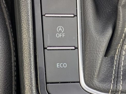 Used 2024 Volkswagen Jetta SE FWD image 29