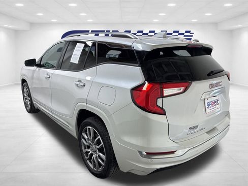 Used 2023 GMC Terrain Denali w/ Denali Premium Package image 9