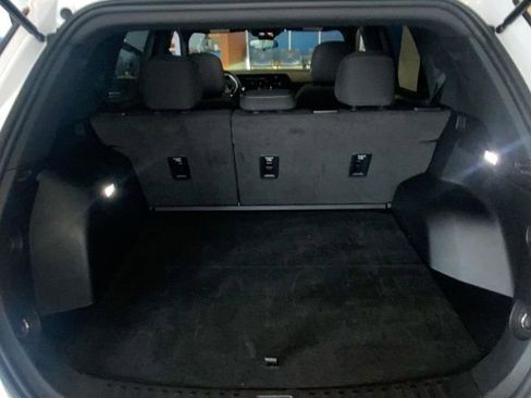 Used 2025 GMC Terrain Elevation AWD/4WD image 23