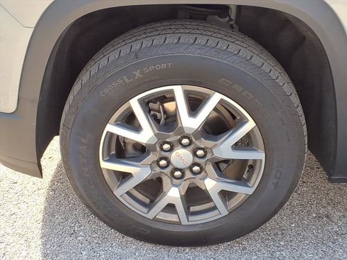 Used 2023 GMC Acadia SLE w/ Driver Convenience Package image 30