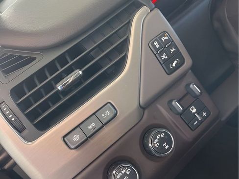 Used 2019 GMC Yukon Denali w/ Denali Ultimate Package AWD/4WD image 5