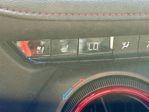 Used 2021 Chevrolet Blazer RS w/ Enhanced Convenience Package image 21