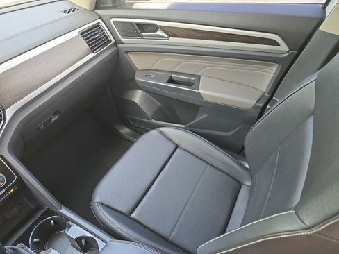 Used 2023 Volkswagen Atlas SE image 21