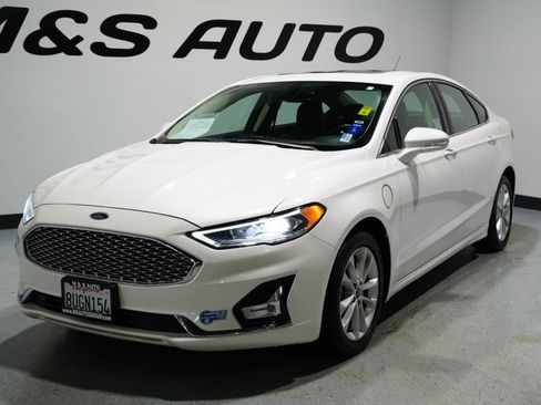 Used 2020 Ford Fusion Energi Titanium image 3