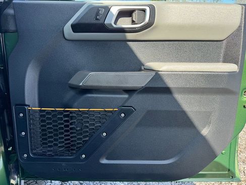 Used 2023 Ford Bronco Badlands image 29