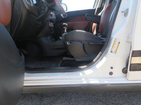 Used 2014 FIAT 500L Trekking w/ Popular Equipment Group FWD image 11