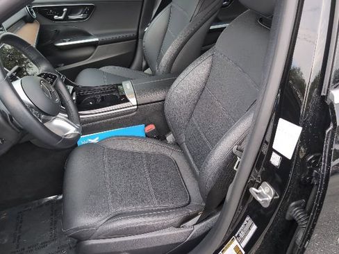 Used 2025 Mercedes-Benz C 300 Sedan image 9